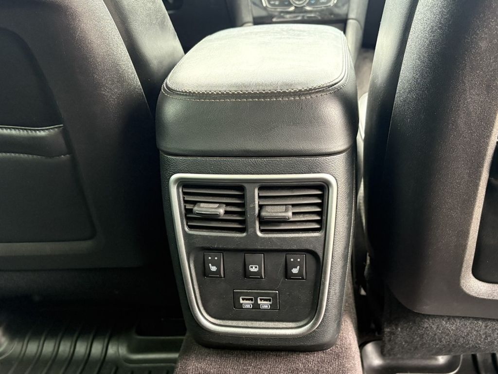 2017 Chrysler 300 C