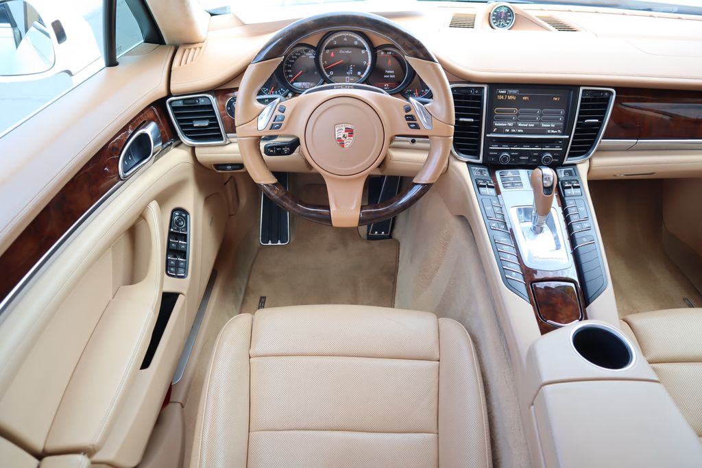 Thumbnail: 2014 Porsche Panamera - 10