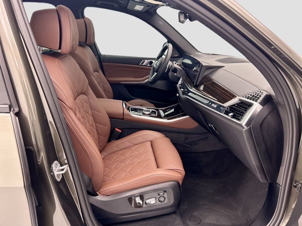 Thumbnail: 2026 BMW X5 - 19