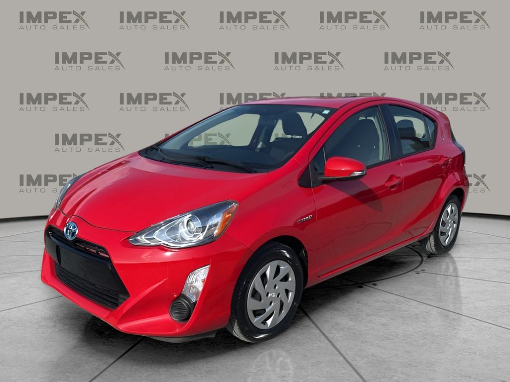 2015 Toyota Prius c Two's photo
