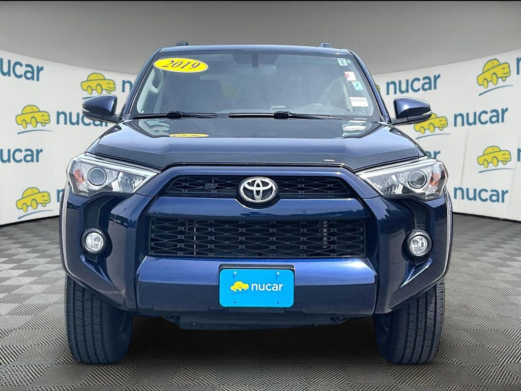 2019 Toyota 4Runner — photo 2
