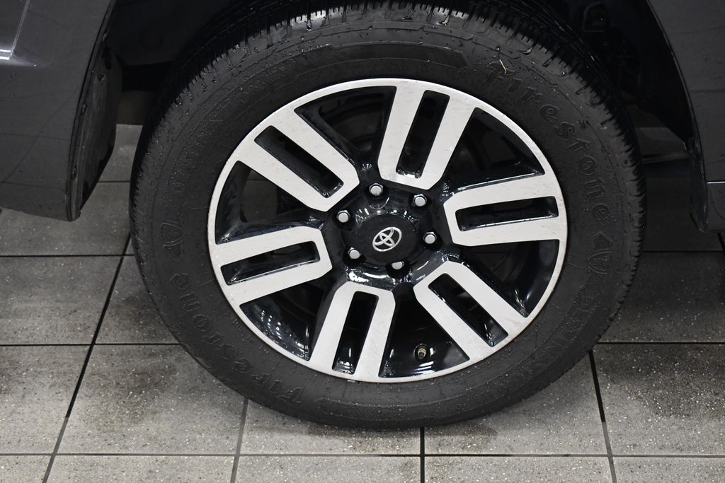 Thumbnail: 2019 Toyota 4Runner - 10