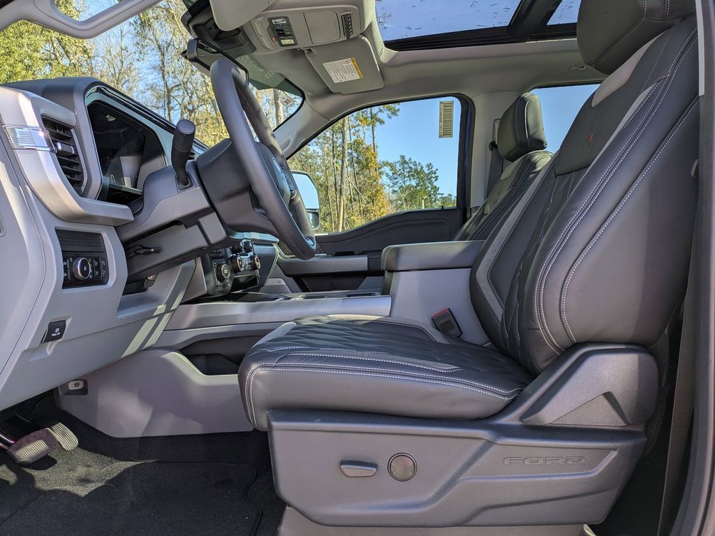 2026 Ford F-250 Super Duty Black Widow