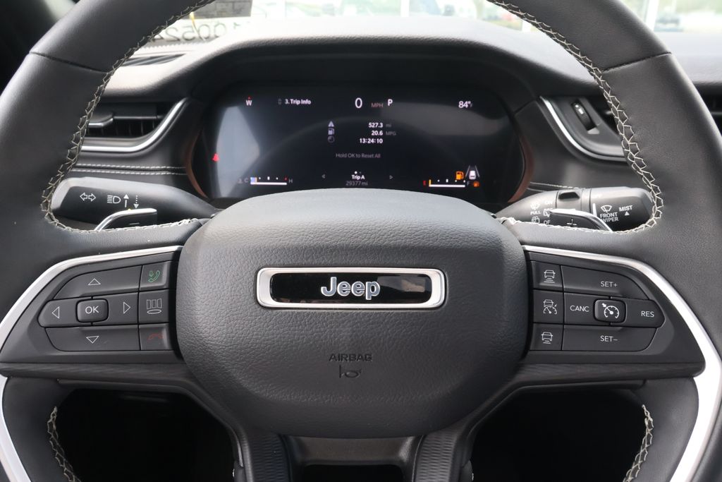 Thumbnail: 2023 Jeep Grand Cherokee - 22