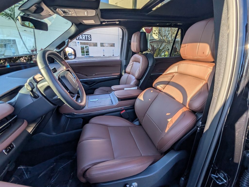 new 2026 Lincoln Navigator L car, priced at $107,590