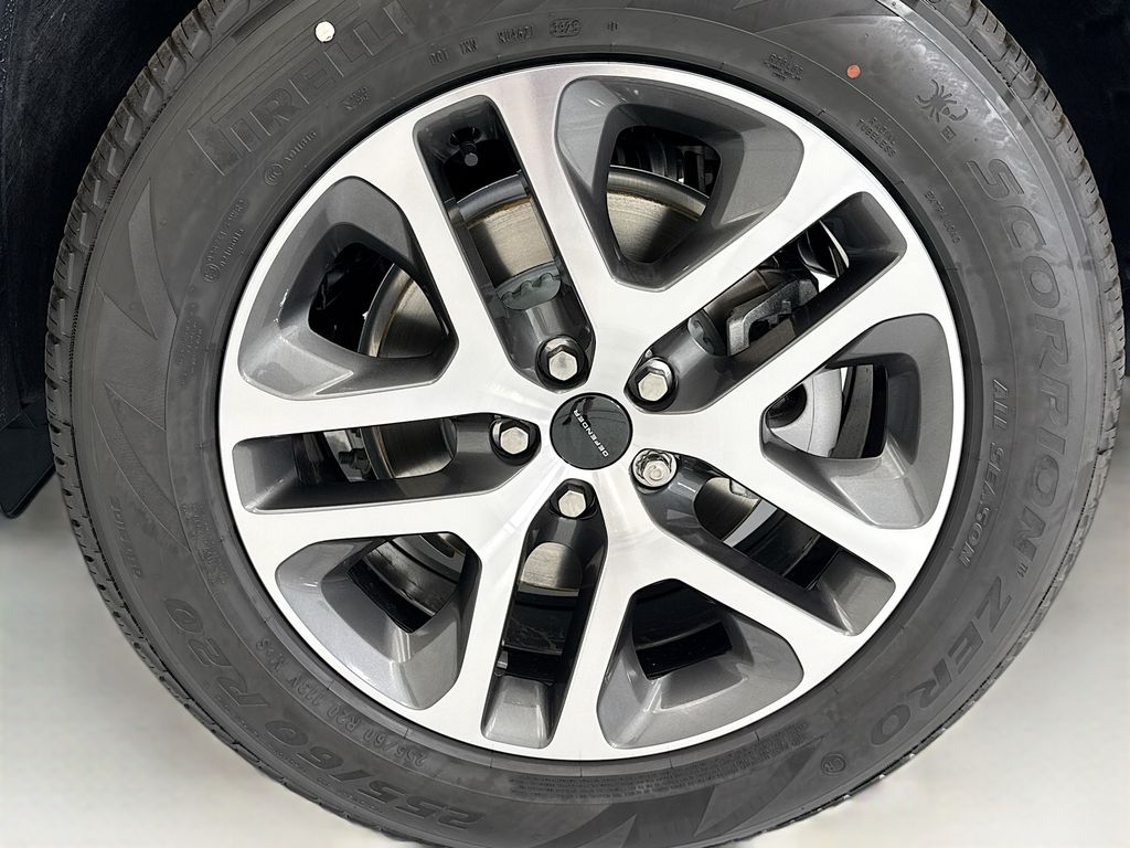 Thumbnail: 2026 Land Rover Defender - 30