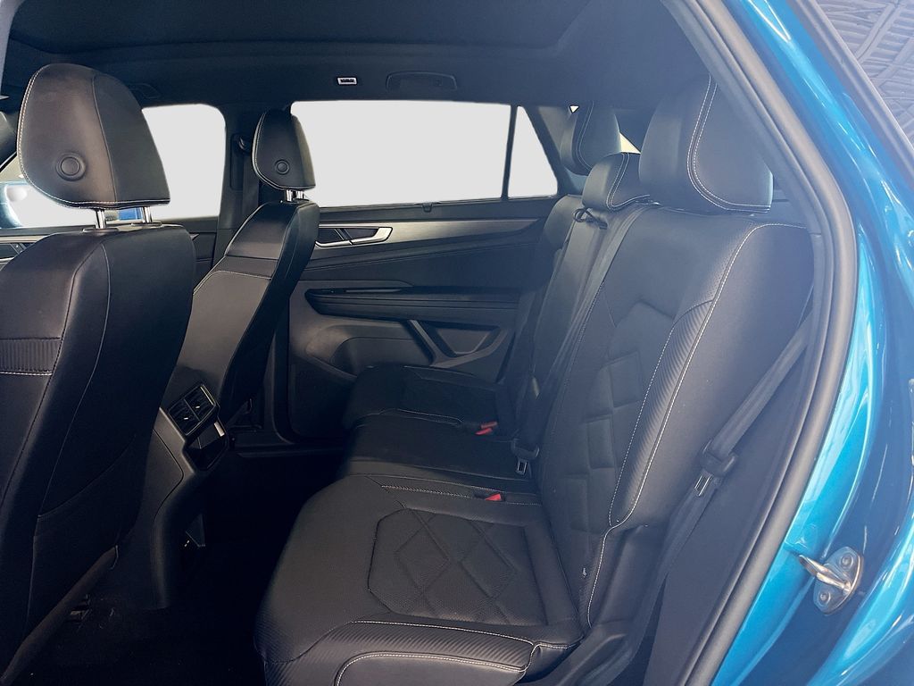 2024 Volkswagen Atlas Cross Sport SE w/Tech - Photo 25