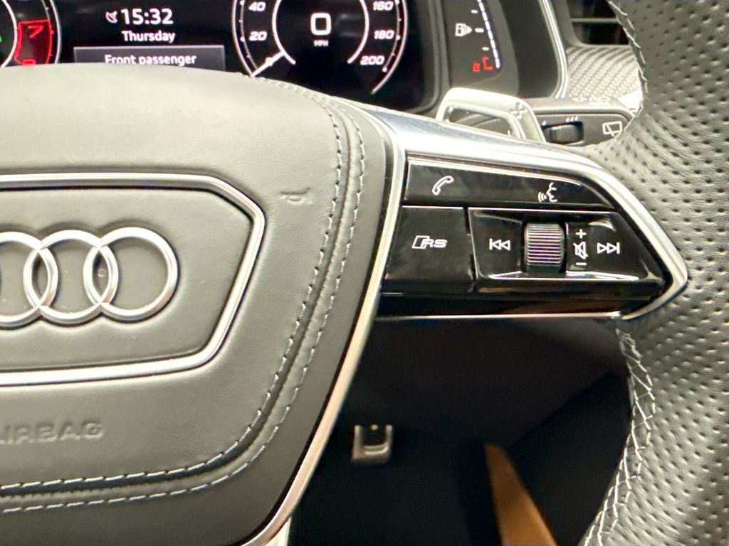 Thumbnail: 2025 Audi RS 6 - 15