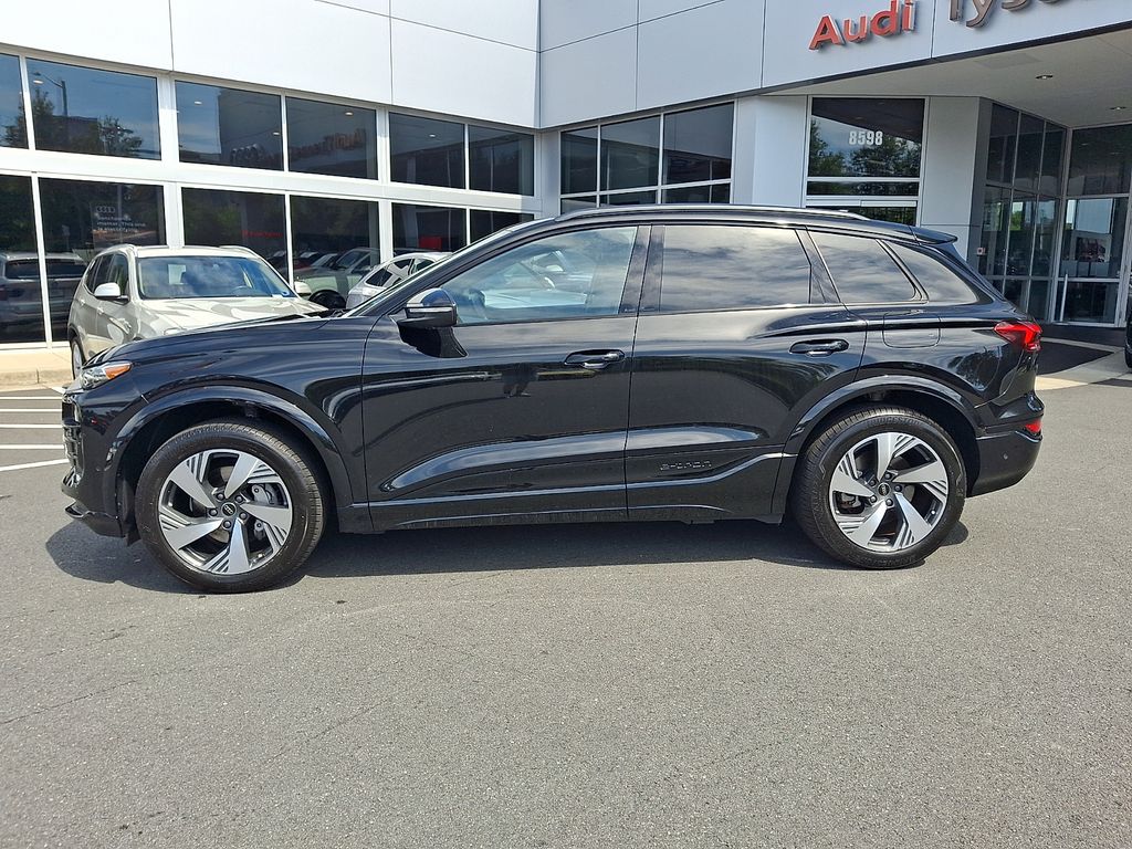 Thumbnail: 2025 Audi Q6 e-tron - 7