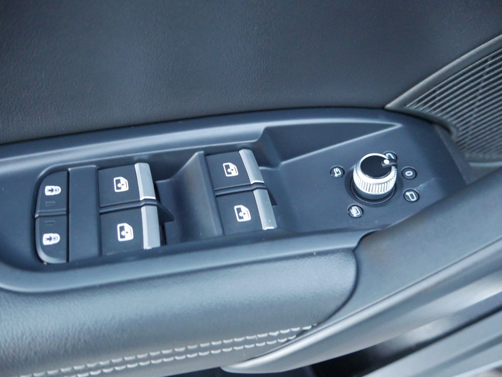 Thumbnail: 2023 Audi Q5 - 18