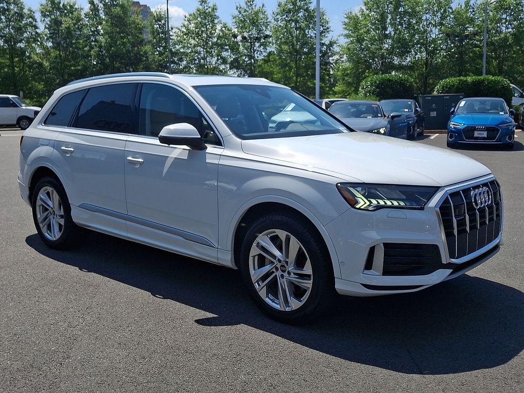 Thumbnail: 2023 Audi Q7 - 3