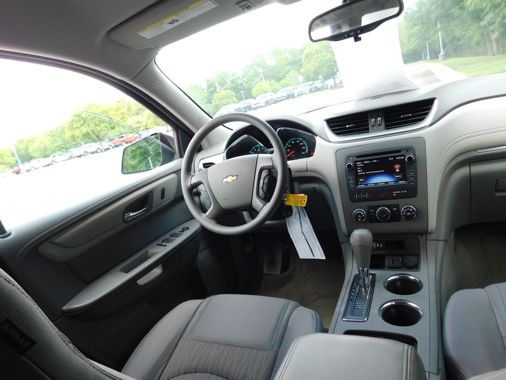 2015 Chevrolet Traverse LS 6