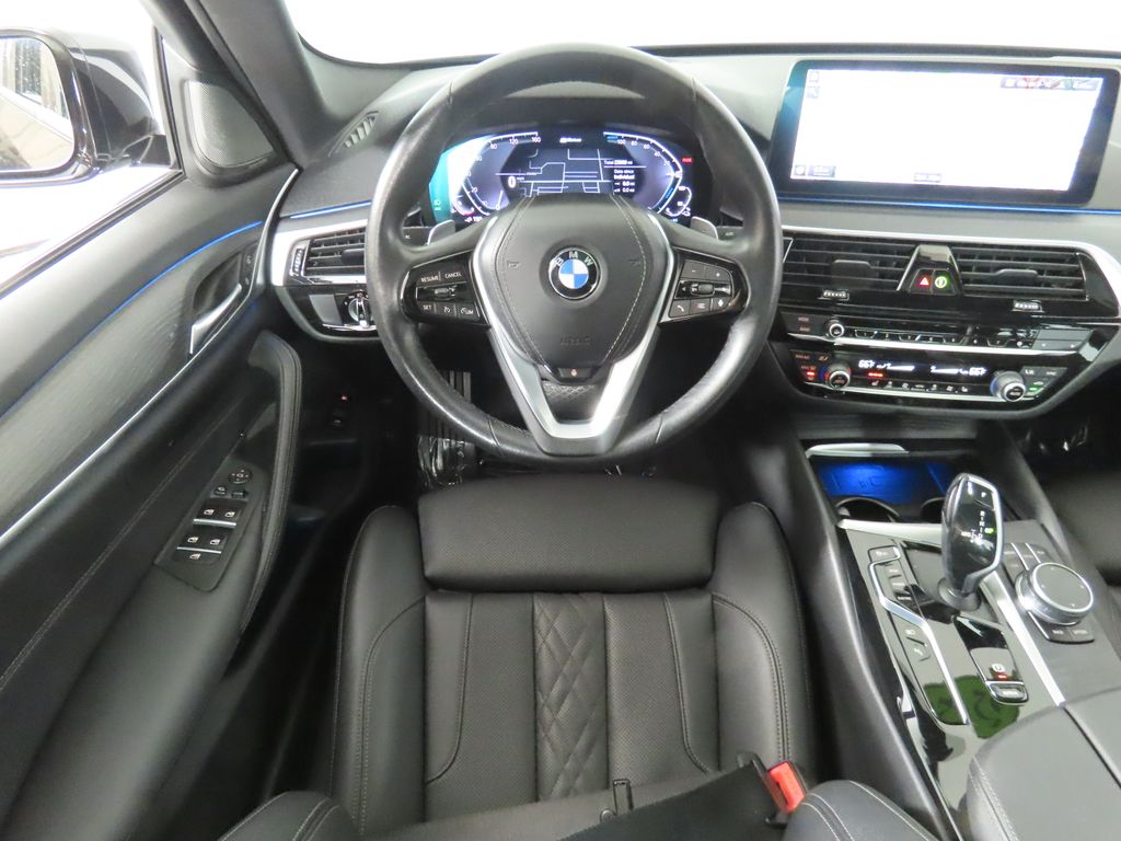 Thumbnail: 2022 BMW 5 Series - 12