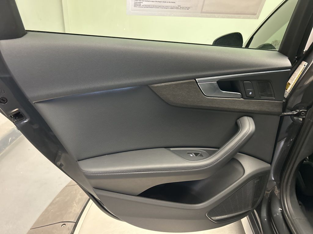 Thumbnail: 2019 Audi A4 - 23