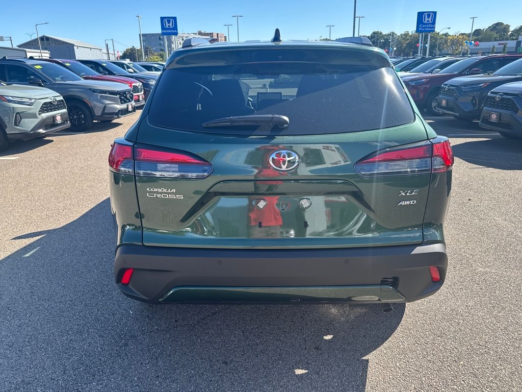 2026 Toyota Corolla Cross XLE photo 4