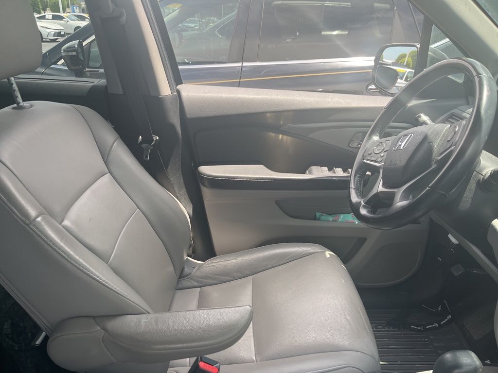Thumbnail: 2019 Honda Pilot - 4