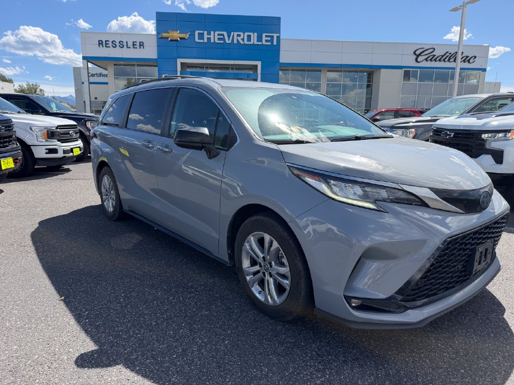 2023 Toyota Sienna XSE 7-Passenger AWD