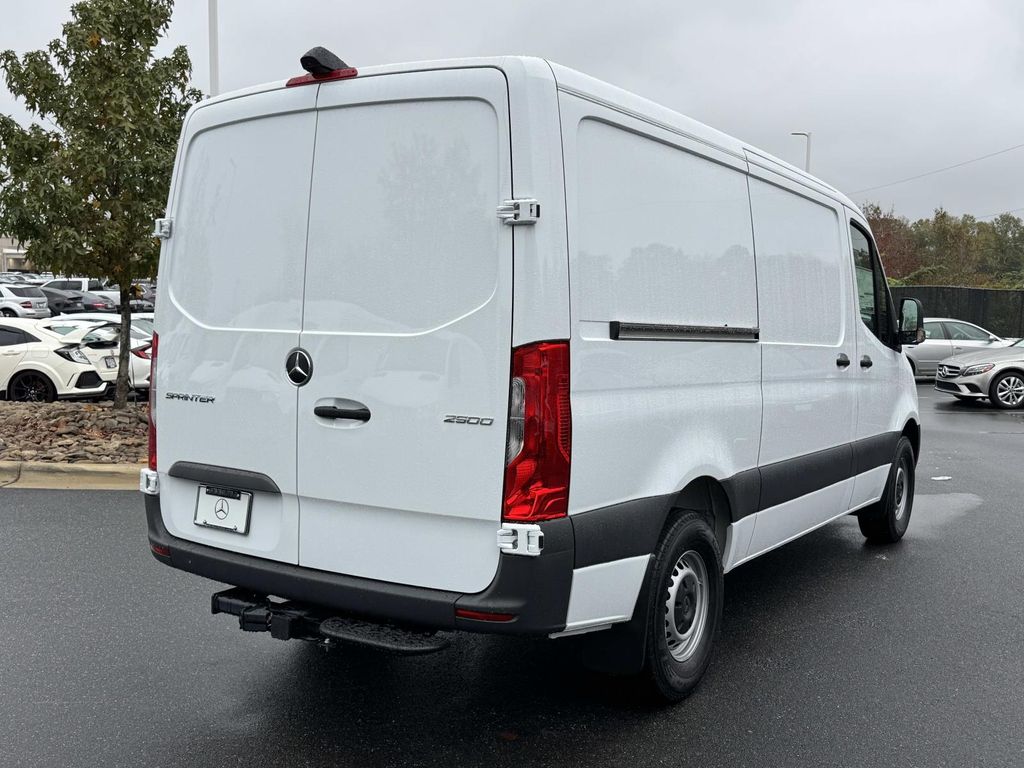 2025 Mercedes-Benz Sprinter 2500 5