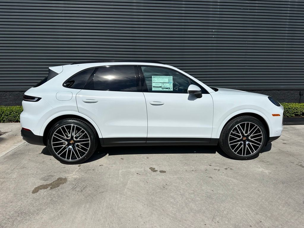 Thumbnail: 2026 Porsche Cayenne - 10