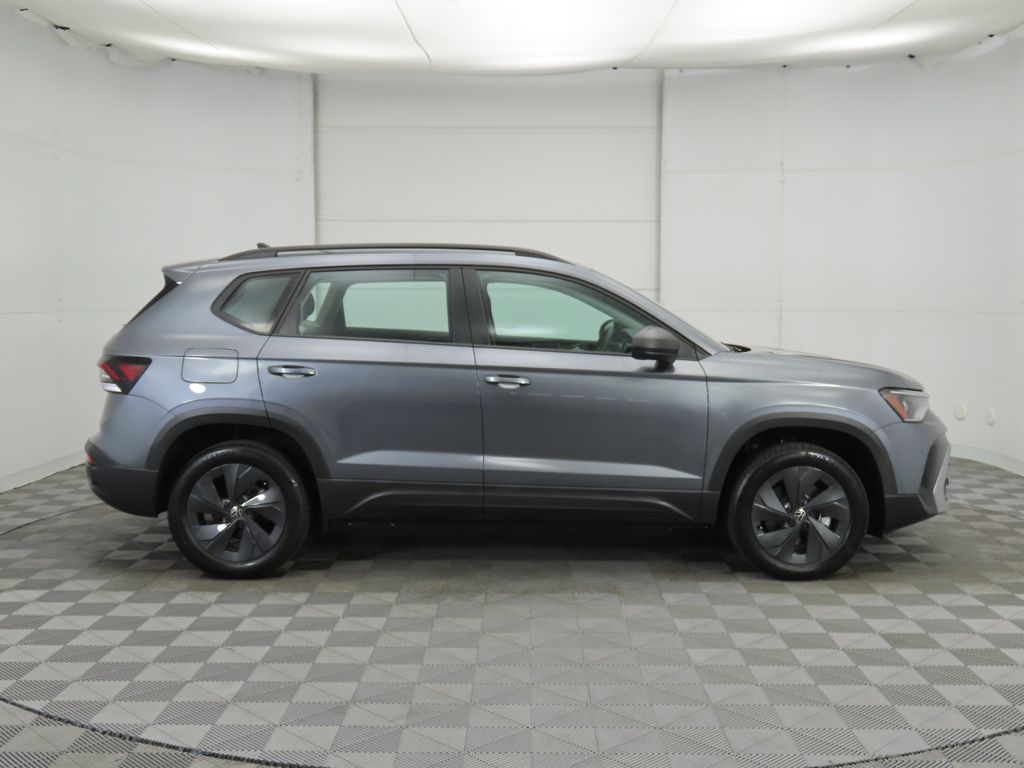 Thumbnail: 2025 Volkswagen Taos - 4