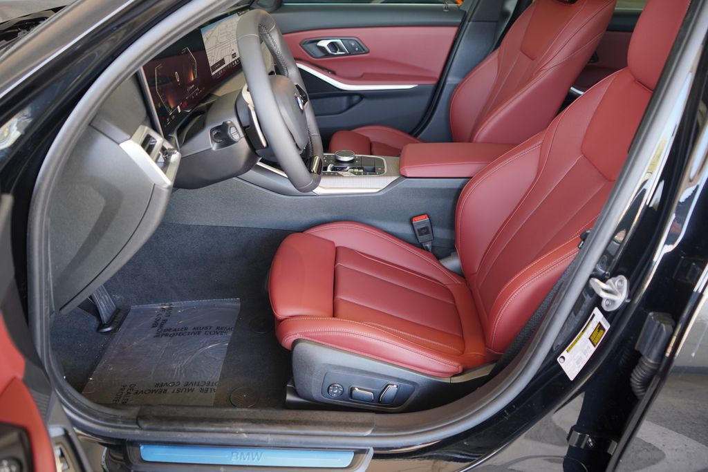 Thumbnail: 2026 BMW 3 Series - 10