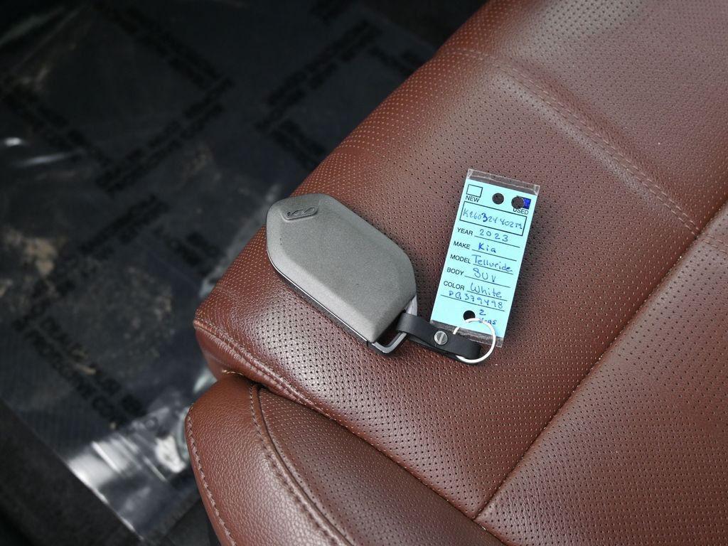 Used 2023 Glacial White Pearl Kia SX image 20