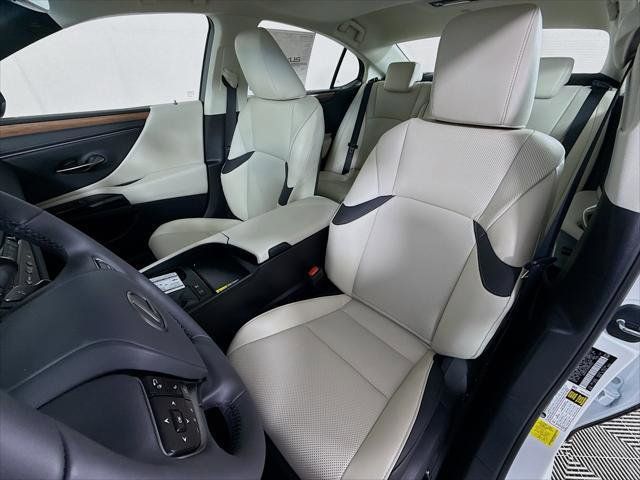 Thumbnail: 2025 Lexus ES - 16