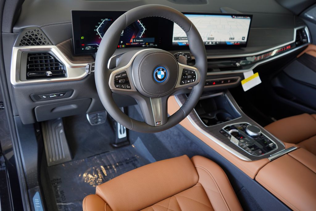 Thumbnail: 2026 BMW X5 - 14