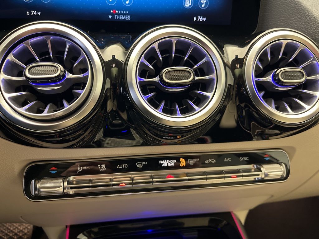 Thumbnail: 2023 Mercedes-Benz GLA - 22