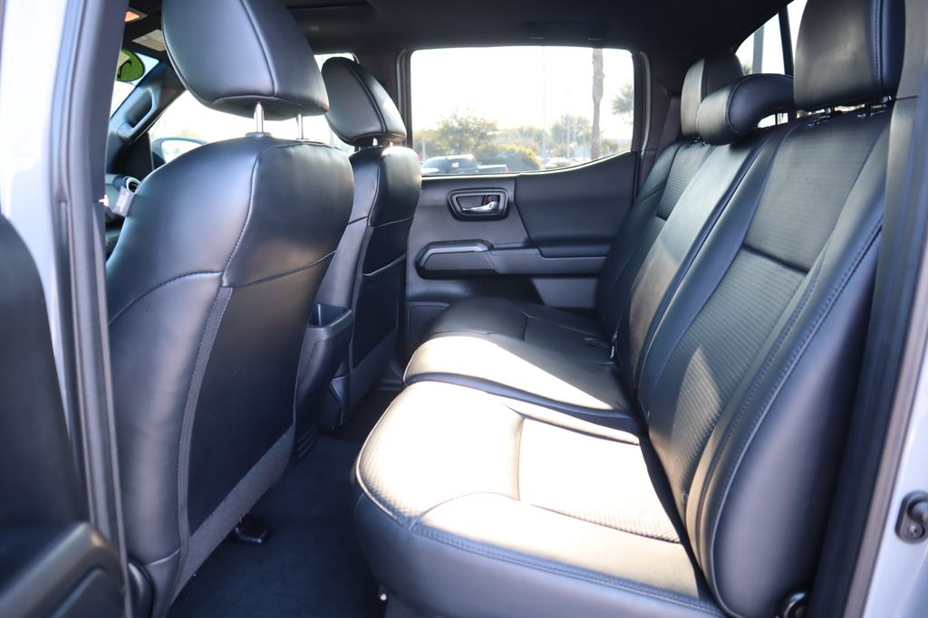 Thumbnail: 2019 Toyota Tacoma - 20