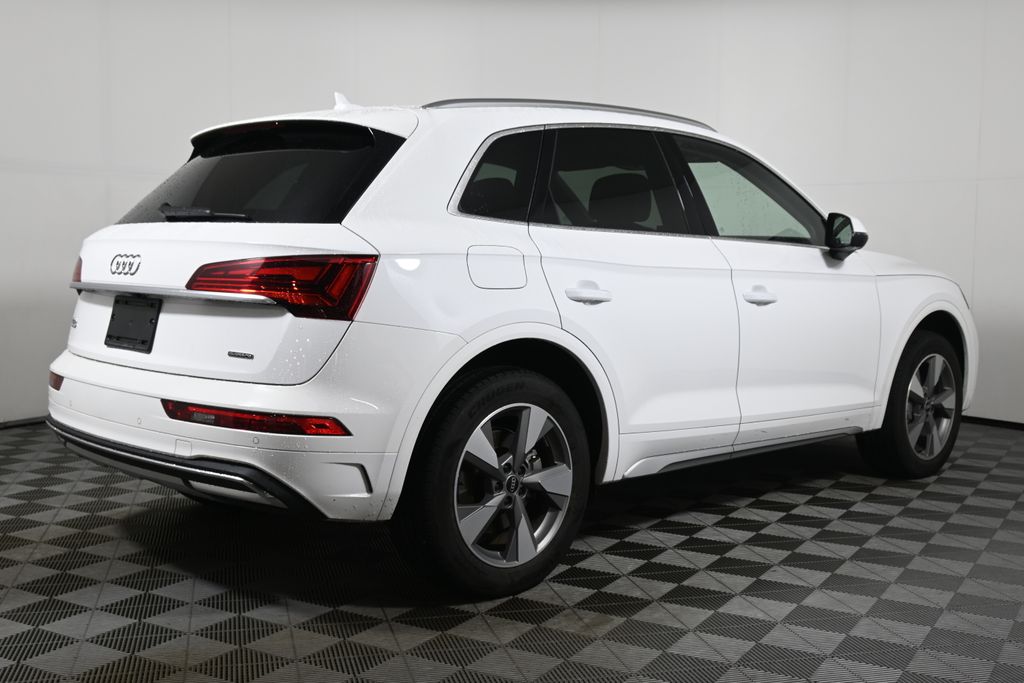 Thumbnail: 2023 Audi Q5 - 7
