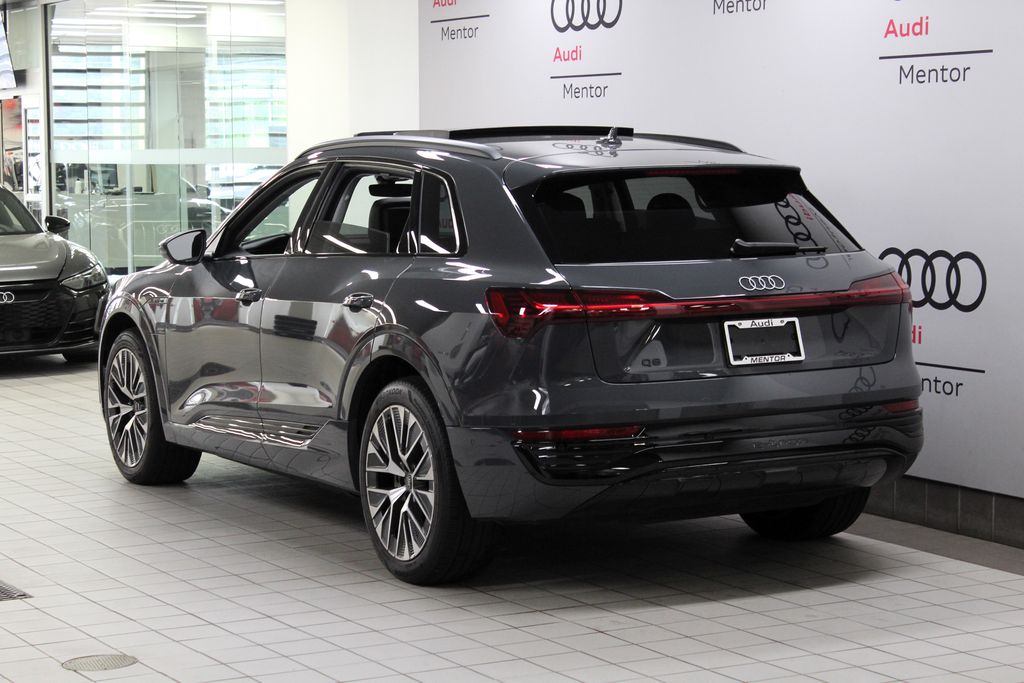 Thumbnail: 2024 Audi Q8 e-tron - 4