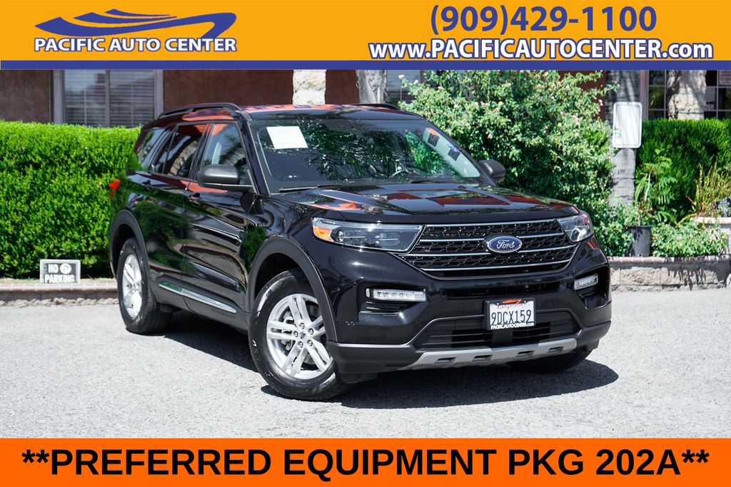 Black Metallic 2022 Ford Explorer SUV / Crossover All-Wheel Drive Automatic