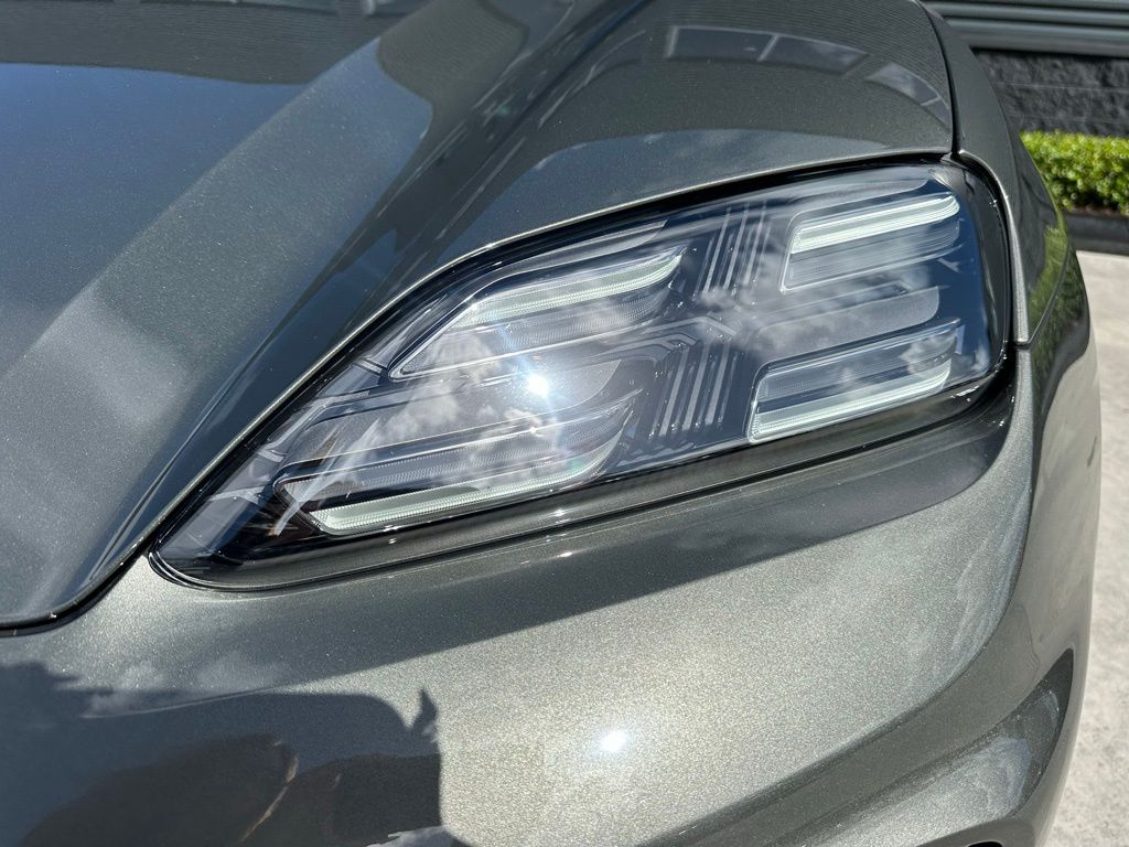 Thumbnail: 2025 Porsche Macan - 13