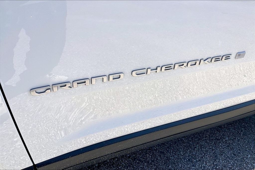 New 2026 Jeep Grand Cherokee L Laredo 4D Sport Utility