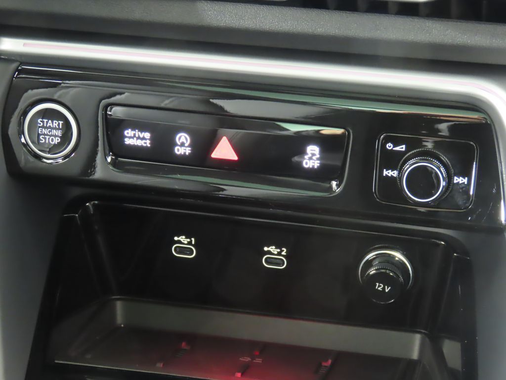 Thumbnail: 2025 Audi Q5 - 20