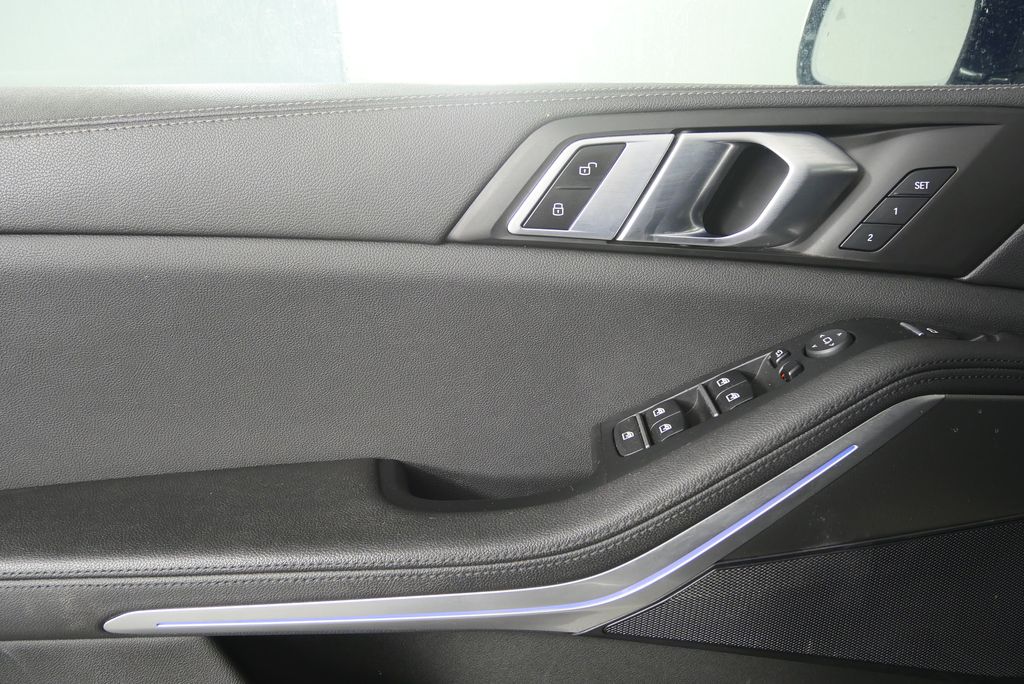 Thumbnail: 2022 BMW X5 - 8