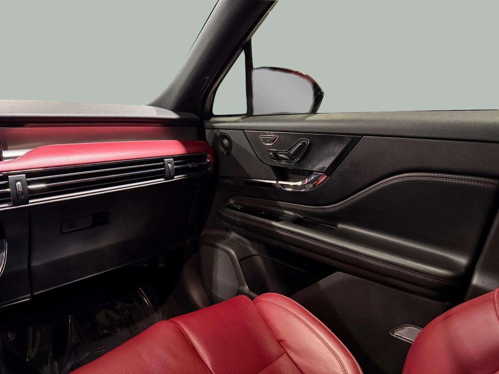 Certified Used 2023 Red Carpet Metallic Tinted Clearcoat Lincoln Reserve image 23