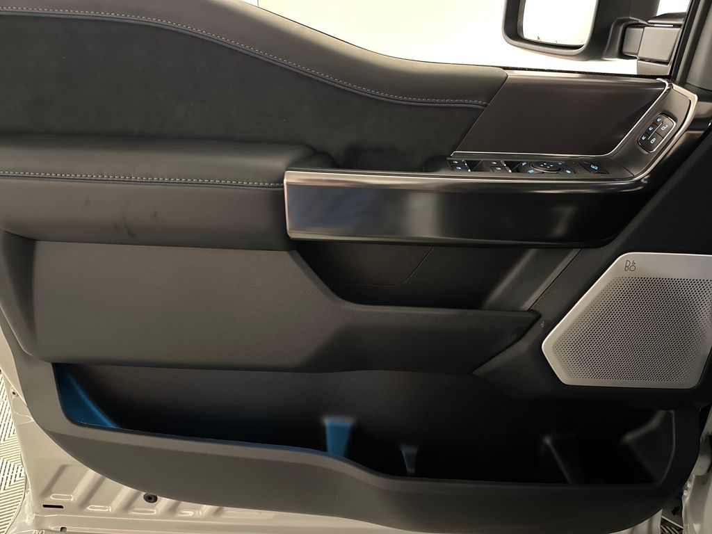 New 2026 White Ford Platinum image 24