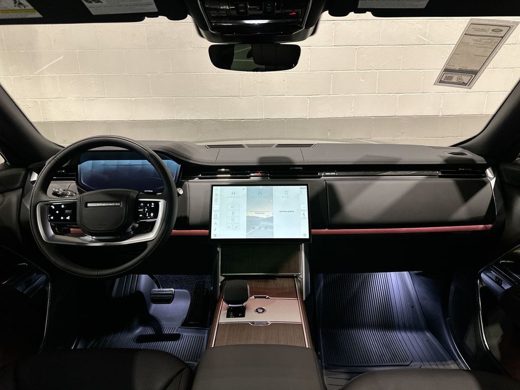 Thumbnail: 2026 Land Rover Range Rover - 8