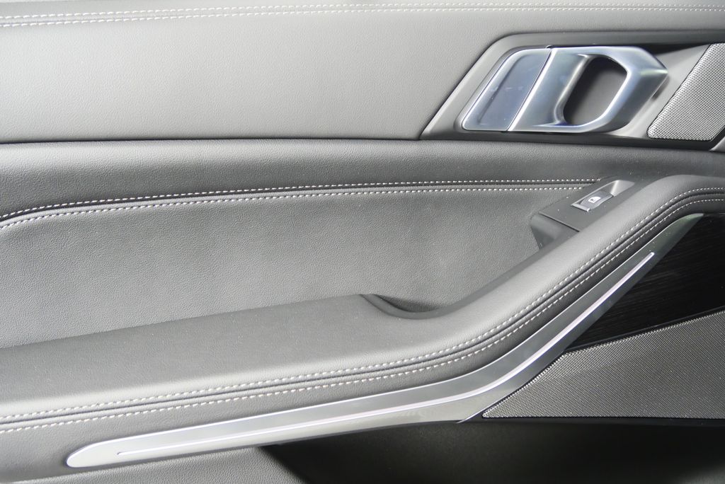 Thumbnail: 2026 BMW X5 - 14