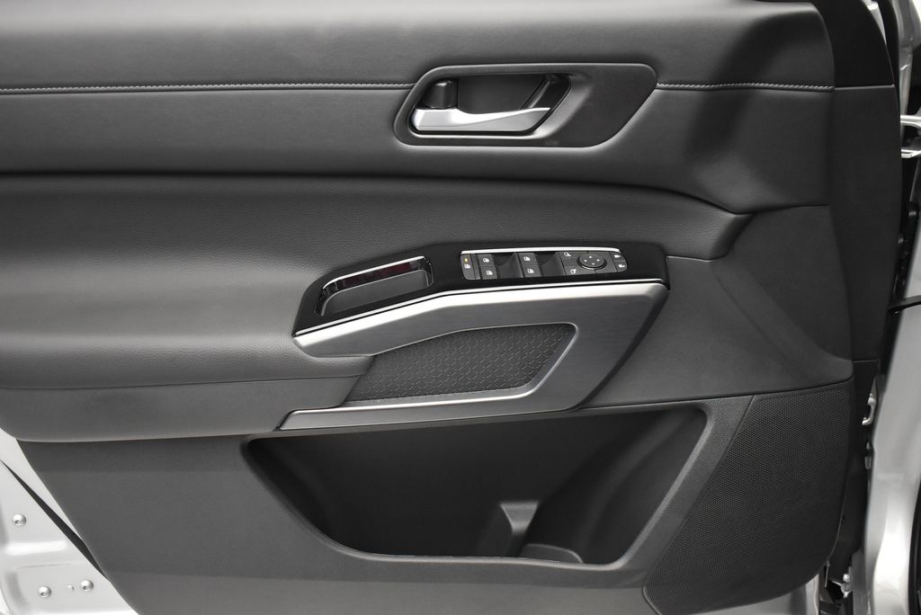 Thumbnail: 2025 Nissan Pathfinder - 10