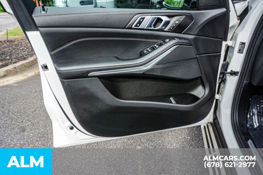 Used 2023 White BMW sDrive40i image 48