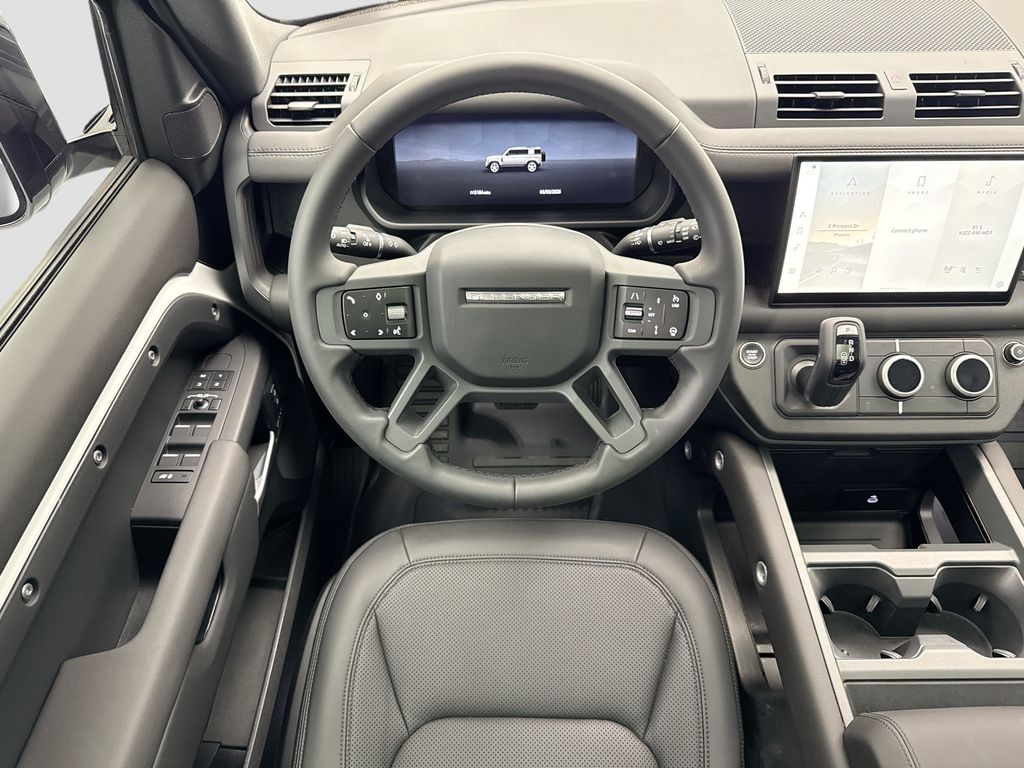 Thumbnail: 2025 Land Rover Defender - 10