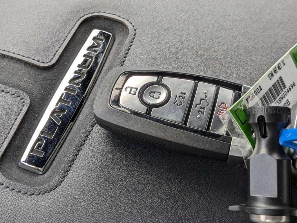 2025 Ford F-150 Lightning Platinum