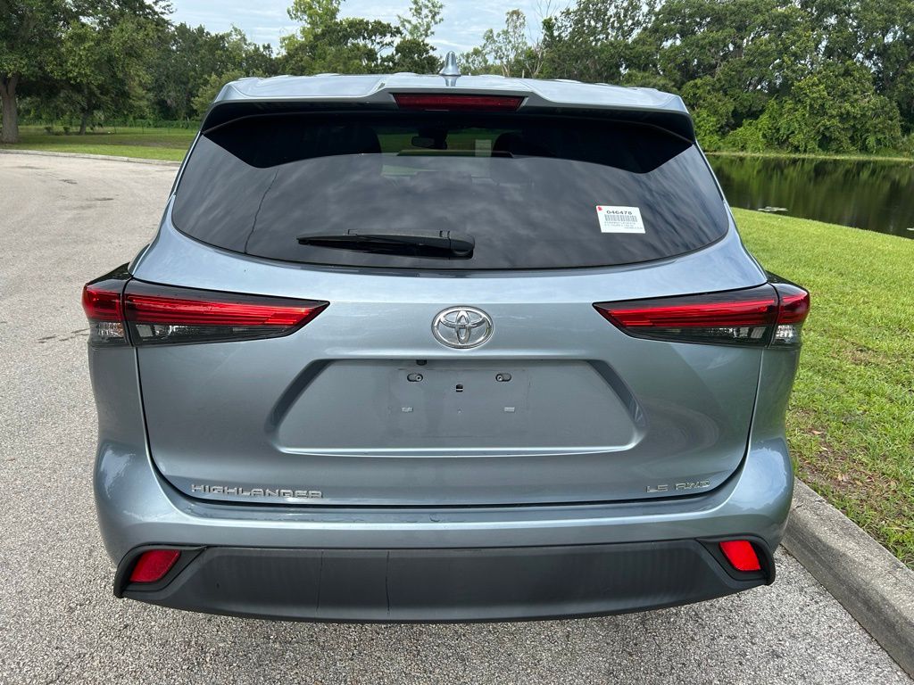 Thumbnail: 2020 Toyota Highlander - 4