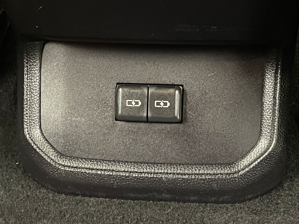 2024 Toyota Highlander XSE 27