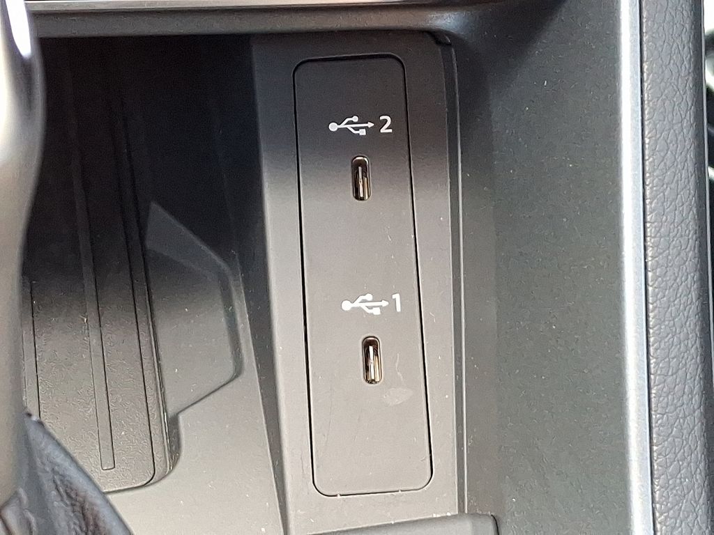 Thumbnail: 2025 Audi Q3 - 25