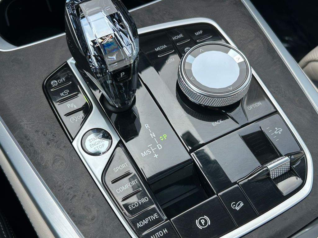 Thumbnail: 2022 BMW X7 - 27