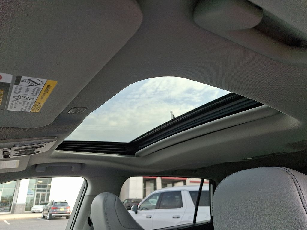 Thumbnail: 2026 Toyota Highlander - 15